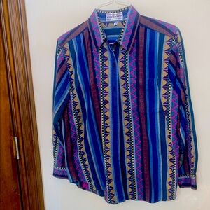 Vintage Westbound full button top! Medium